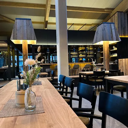 Vareler Brauhaus-hotel Dangast 3* فارل